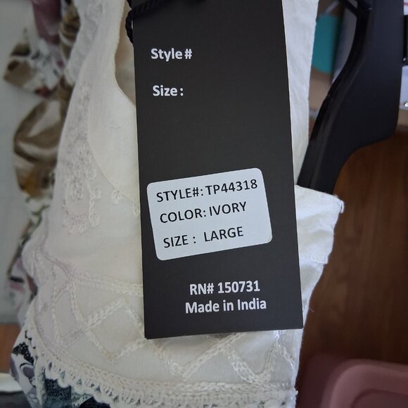 Young Threads Floral Dolman Sleeve pheasant blouse top size large NWT  B21 - Picture 10 of 10